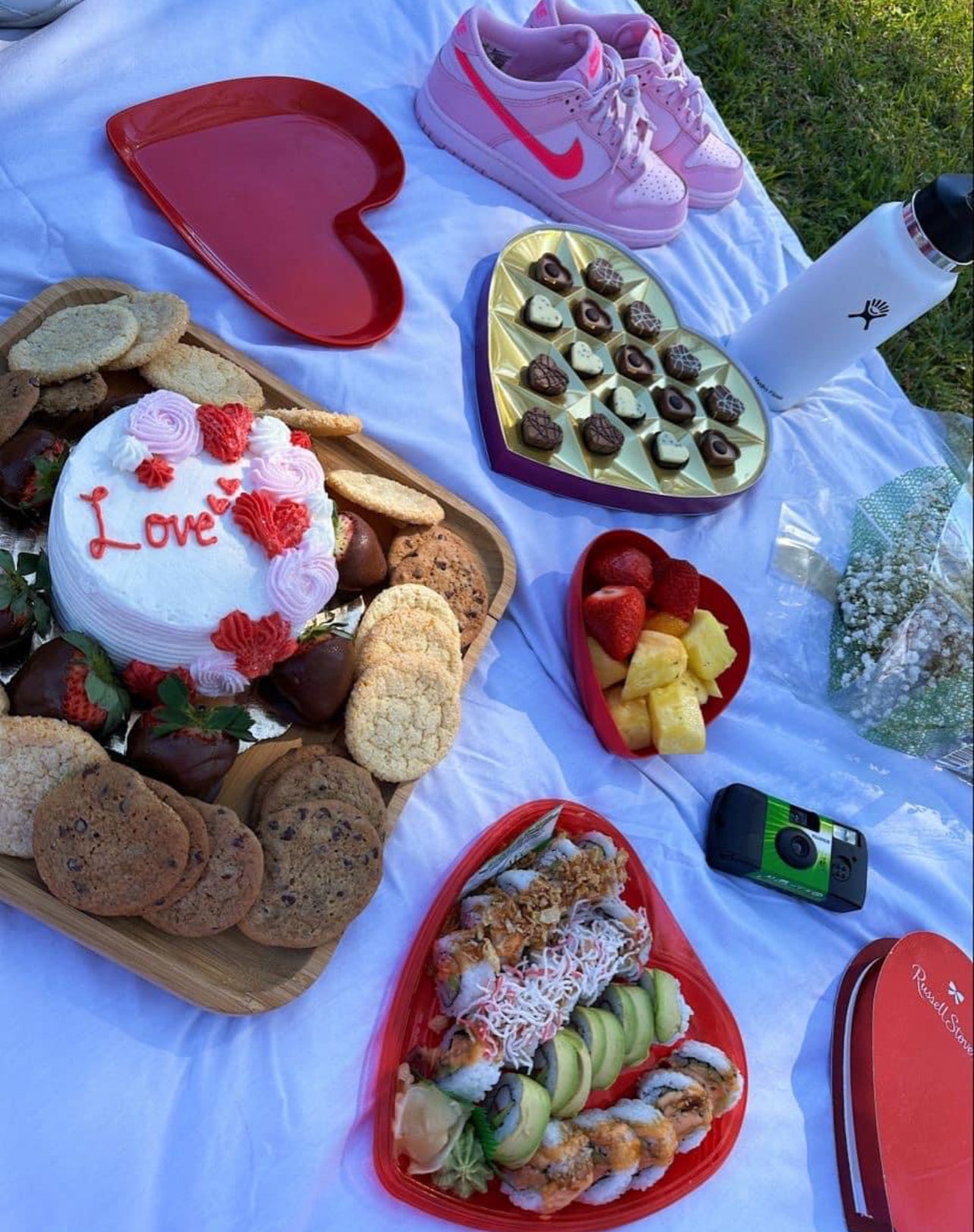 Love Picnic