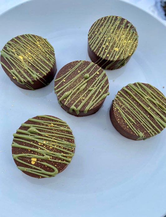 Dubai Pucks