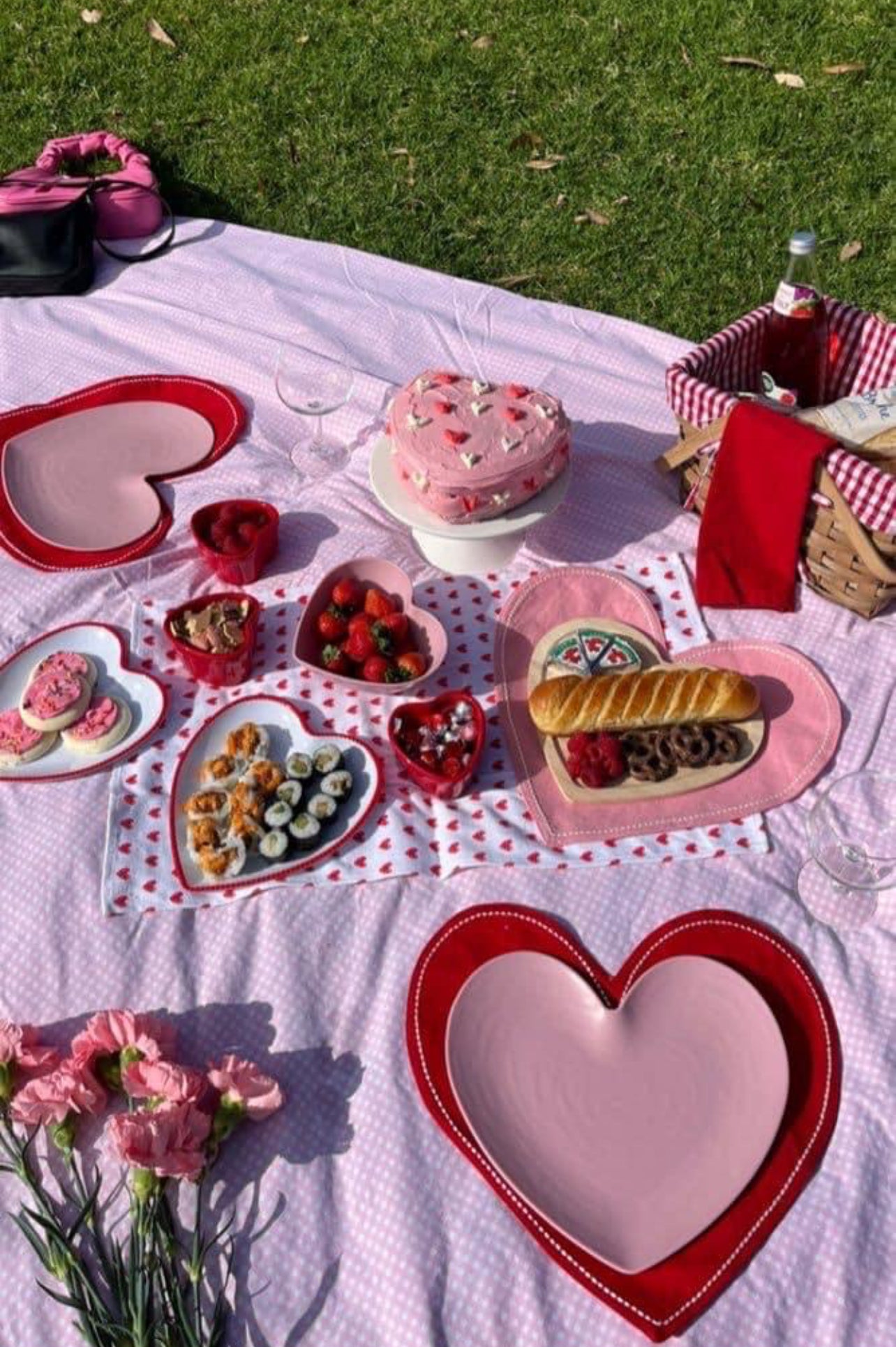 Love Picnic